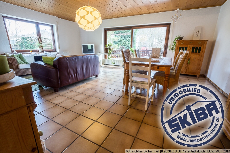 Wie Ein Ganzes Haus 5 Zimmer Wohnung Uber 2 Etagen Mit Garten In