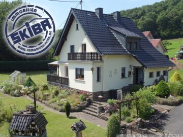 Haus mit gepflegtem Garten und Aussicht über Müsch in der Eifel, 53533 Müsch, Einfamilienhaus
