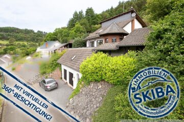 Individueller Baustil: Einfamilienhaus mit Ausblick über den Eifelort Acht zwischen Mayen u. Adenau, 56729 Acht, Einfamilienhaus
