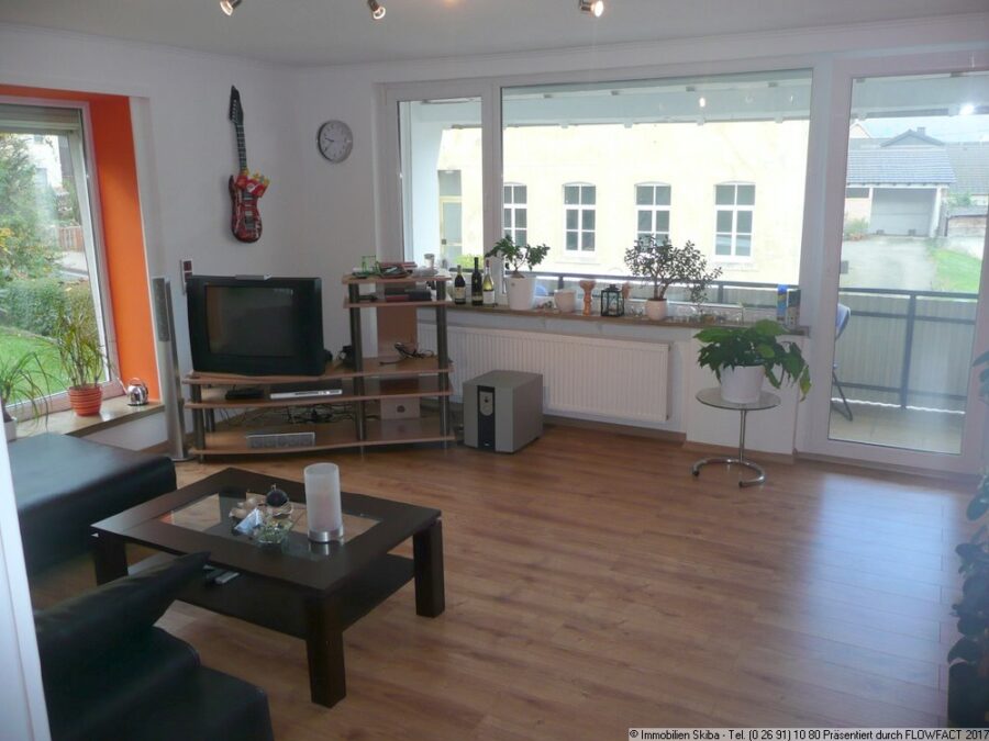 Moderne Wohnung direkt in Adenau - Wohnzimmer Bild 1