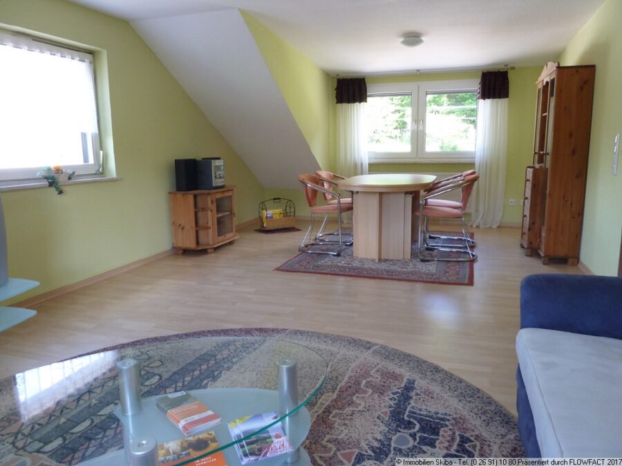 Wohnung in der Eifel im Grünen - auf Wunsch voll möbliert - Wohnzimmer Bild 1