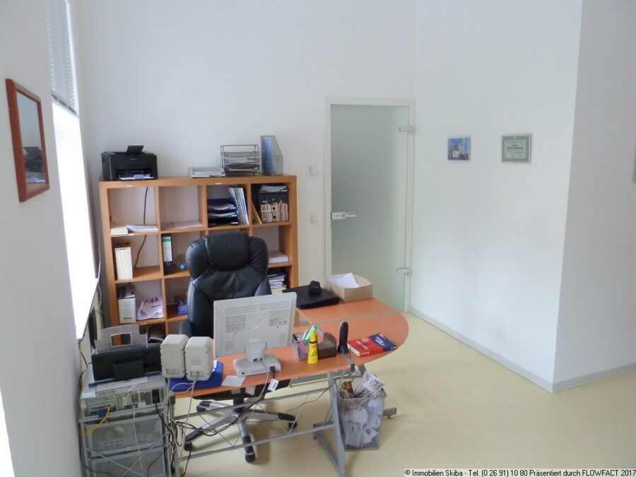 Büro, Kanzlei oder kleine Praxis in einem historischen Gebäude von Adenau - Büroraum Bild 1