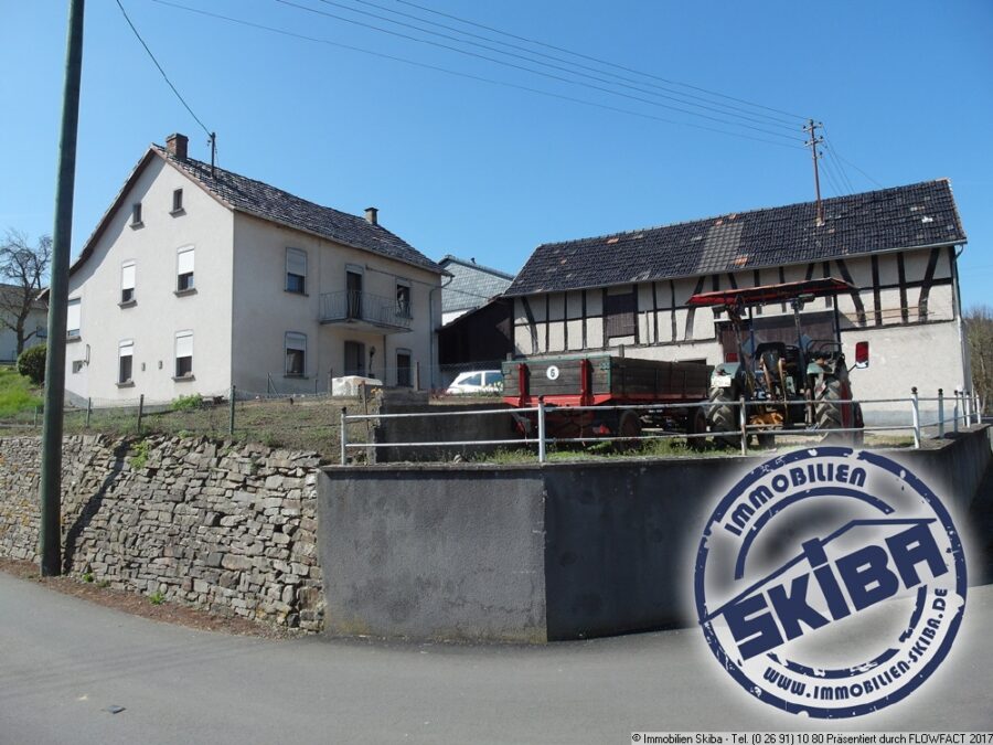 Ehemaliges Bauernhaus mit Scheune und Garten mit schönem Ausblick - Ahr/Eifel - höher gelegen