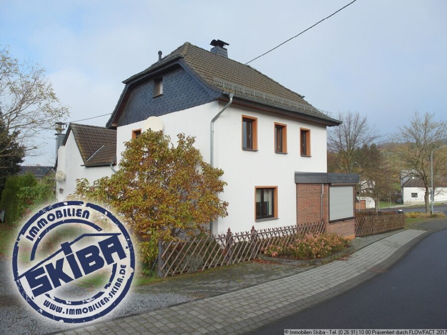 Einfamilienhaus mit Nebengebäude und ebenem Grundstück in der Eifel - Freistehend