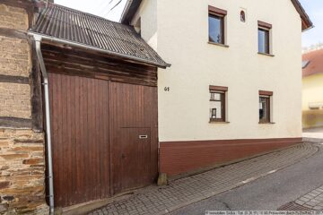 Leben im Brohltal: kleines Einfamilienhaus mit Scheune und Innenhof - Zufahrt durch Holztor