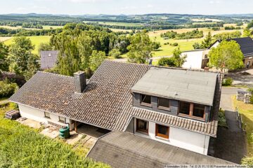 Aussicht in erhöhter Lage: Einfamilienhaus mit Einliegerwohnung Nähe Nürburgring - Blick von oberhalb