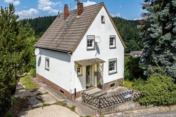 Sanierungsbedürftiges Einfamilienhaus mit Garage in Wimbach bei Adenau, Nähe Nürburgring - Einfamilienhaus in Wimbach
