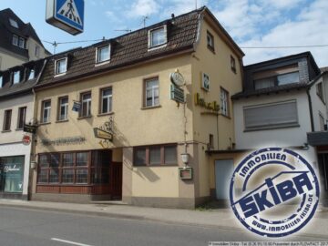 Gaststätte mit Fremdenzimmern und Betreiberwohnung in Adenau am Nürburgring, 53518 Adenau, Mehrfamilienhaus