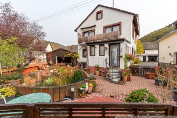 Gemütliches Einfamilienhaus mit kleinem Garten in Dümpelfeld/Ahr/Eifel - Gartenenansicht
