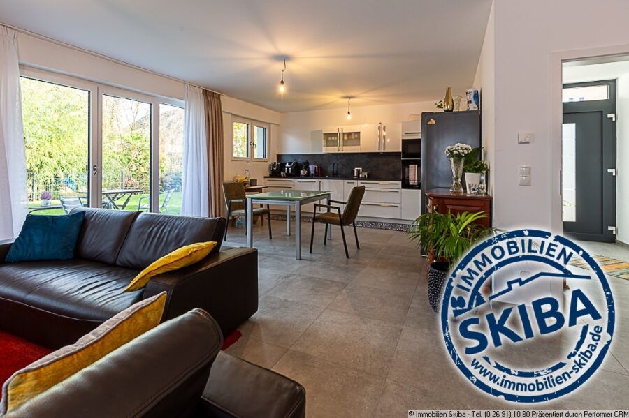 Helle 4-Zimmer-Wohnung mit Terrasse und Garten in Bad Neuenahr-Ahrweiler - offener Wohnbereich