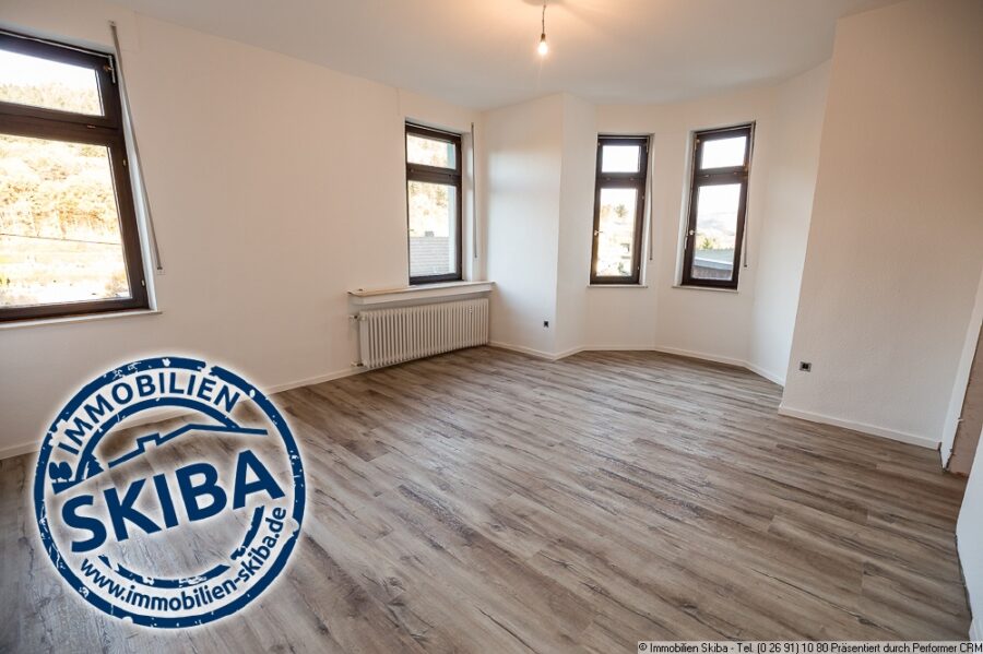 3-Zimmer-Wohnung in einer alten Stadtvilla am Ortsrand von Adenau - Schlafzimmer