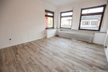 3-Zimmer-Wohnung in einer alten Stadtvilla am Ortsrand von Adenau - Wohnzimmer