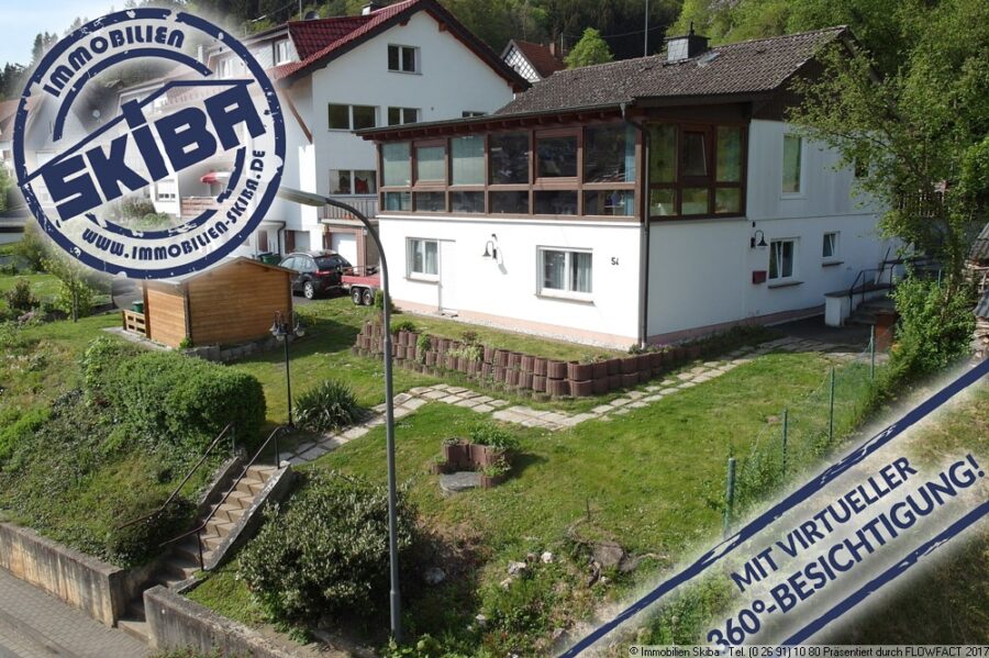 Geräumiges Familienhaus in Zentrumsnähe mit Blick über die Stadt Adenau - Außenansicht