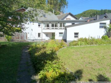 Modernisiertes Wohnhaus mit sonnigem Südgrundstück in Adenau, 53518 Adenau, Einfamilienhaus