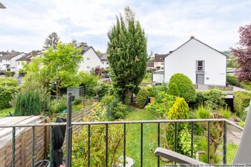 Gemütliches Reihenmittelhaus mit Garten in Lannesdorf - Blick vom Balkon