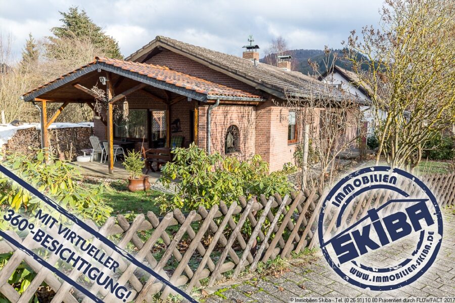 Ruhig gelegener Bungalow mit schönem Garten und Garage im Eifeldorf Antweiler/Ahr - Bungalow mit Terrasse