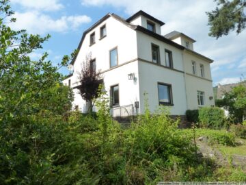 Einfamilienhaus mit Garten nur 3 Fußminuten vom Zentrum, 53518 Adenau, Doppelhaushälfte