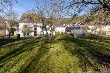 Eifler Bauernhaus mit Scheune und großem Garten in Herschbroich bei Adenau - Blick von hinten