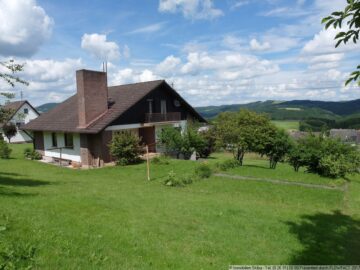 Sehr freistehendes Haus mit grandiosem Panoramablick über die Eifel, 53534 Hoffeld, Einfamilienhaus