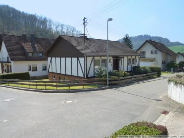 Bungalow mit Garten in ruhiger Wohnlage, 53518 Adenau, Einfamilienhaus