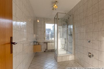 Helle, schöne Wohnung im Stadtzentrum der Eifelstadt Adenau - Badezimmer