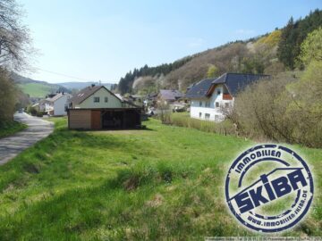 Großes Baugrundstück am äußersten Ortrand von Adenau – ideal auch für Tierfreunde, 53518 Adenau, Wohngrundstück