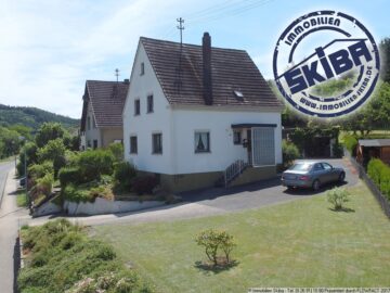 Freistehendes Wohnhaus mit Garage und großer Wiese – Zentrum fußläufig erreichbar, 53518 Adenau, Einfamilienhaus