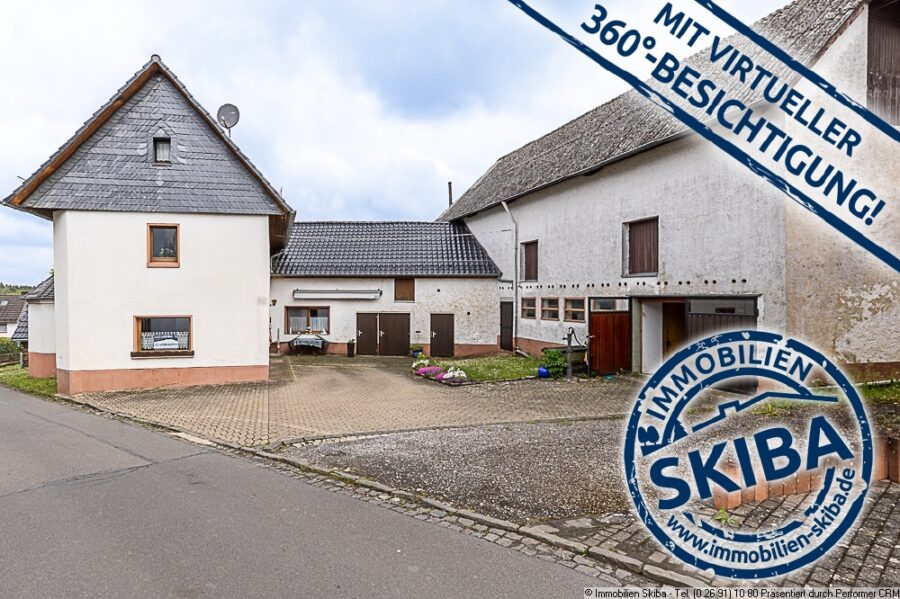 Eifel-Bauernhaus mit großer Scheune und Nebengebäuden in Blankenheim-Hüngersdorf - Bauernhaus mit Scheunen