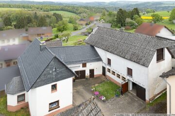 Eifel-Bauernhaus mit großer Scheune und Nebengebäuden in Blankenheim-Hüngersdorf - viel Platz in den Nebengebäuden