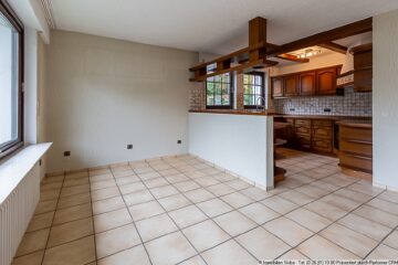 2-Zimmer-Wohnung mit Balkon - nur einen Ort von der Stadt Adenau entfernt - Ess- und Küchenbereich