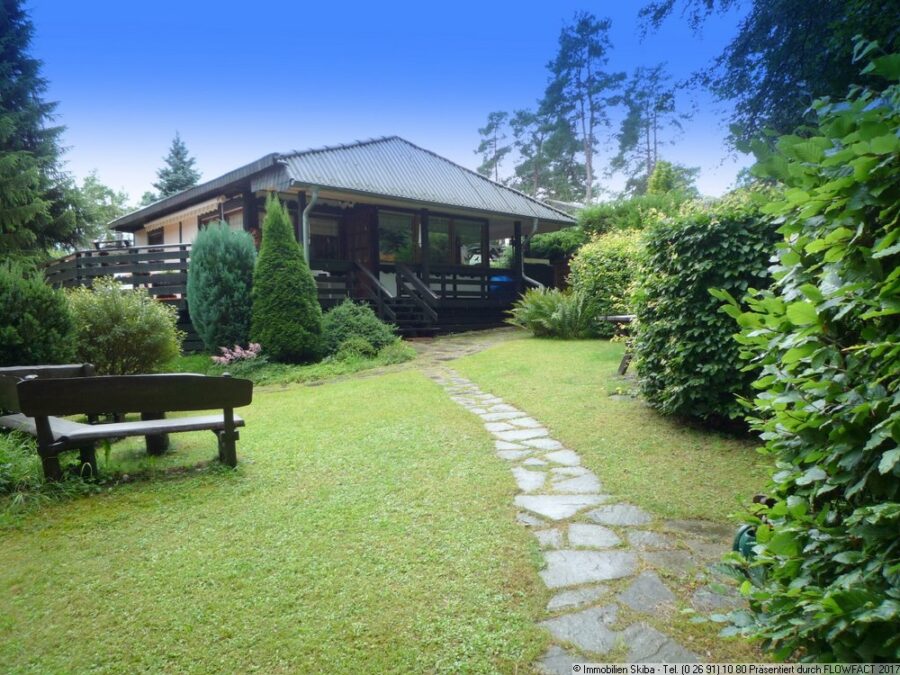 Wochenendhaus mit großem Grundstück in schöner Waldlage - Blick vom Garten
