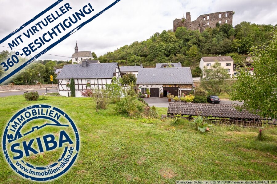 Malerisches Fachwerk-/Bruchsteinhaus mit romantischem Garten, Bruchsteinscheune und Burgblick - Haus, Scheune und Wiese