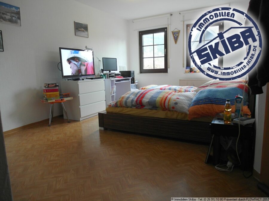 Ebenerdiges Apartment in ruhiger Lage von Adenau - Wohn-Schlafzimmer