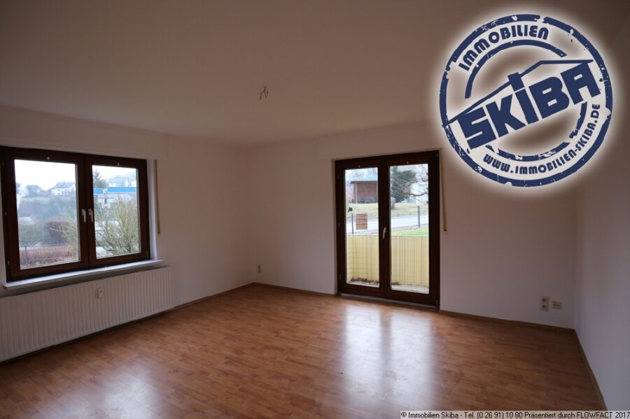 Helle 4 Zimmer Wohnung in ruhiger Lage zentrumsnah in Adenau - Wohnzimmer Bild 1
