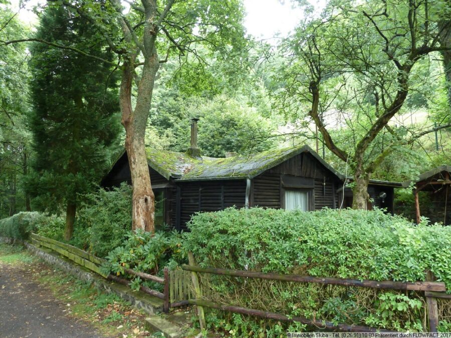 Uriges Wochenendhaus unmittelbar am Aremberg/Eifel - Holzhäuschen