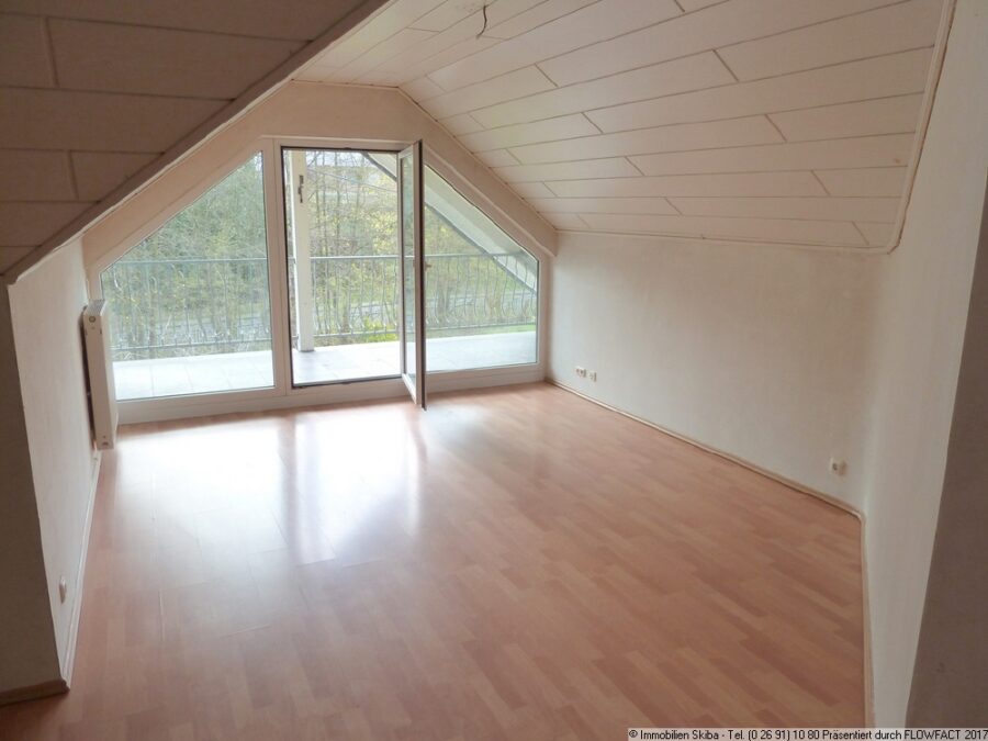 Neuere 4-Zimmer-Wohnung in Adenau/Breidscheid - Wohnzimmer Bild 1